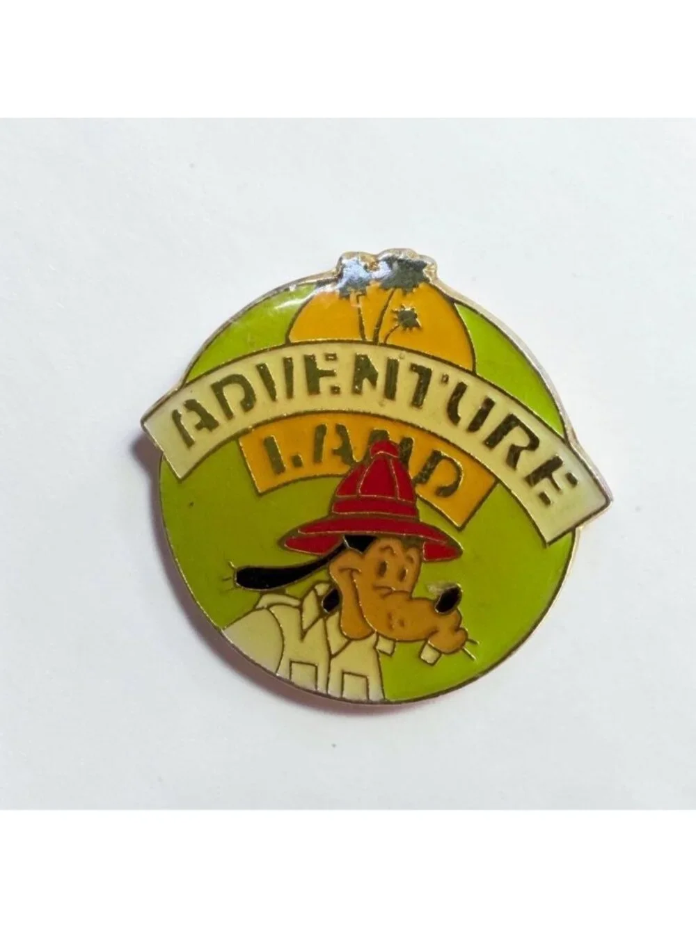Walt Disney Adventureland Goofy Pin Safari Hat Gold Tone Pinback Enamel